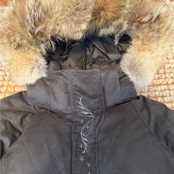 Cabela's Gray Goose down Winter Coat with 100% Coyote Fur Ruff. Size L. - Picture 2 of 7